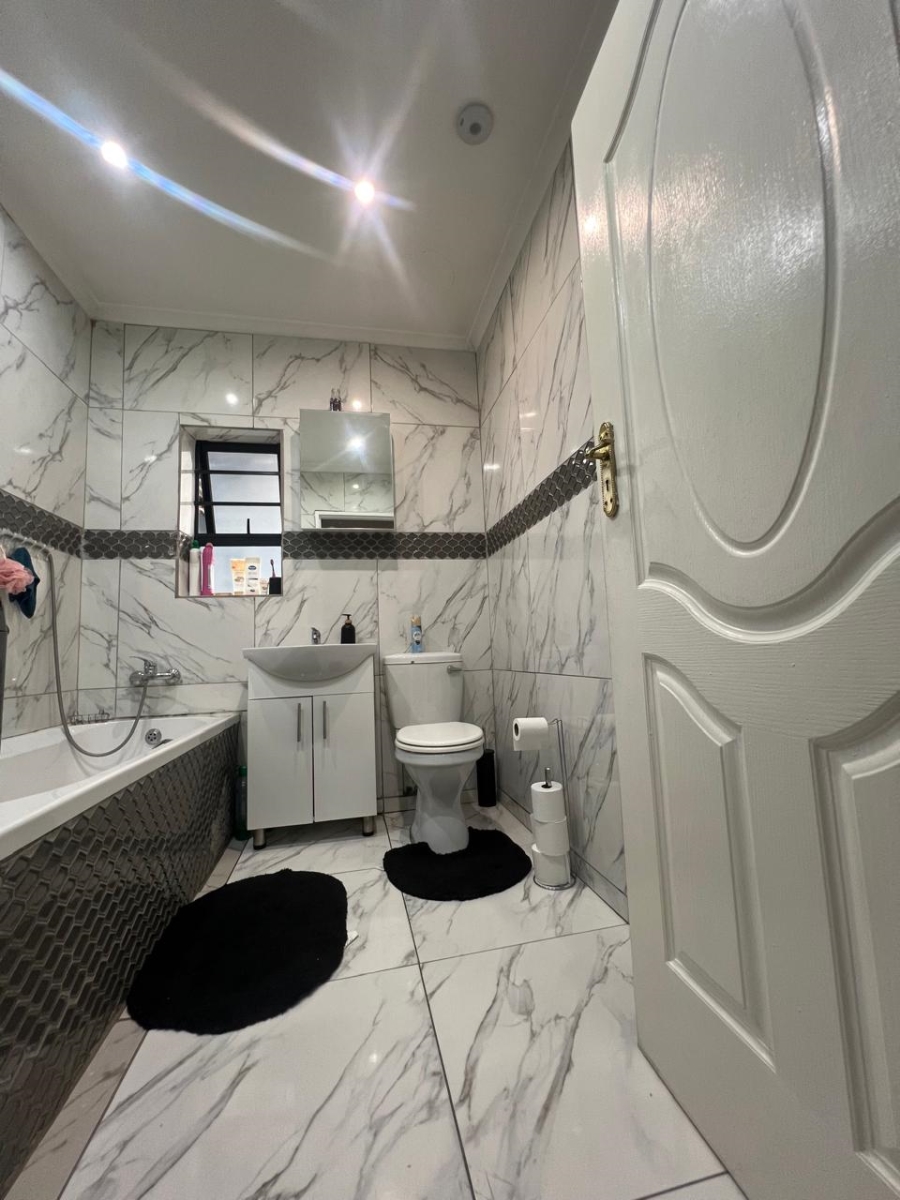 3 Bedroom Property for Sale in Booysens Park Eastern Cape